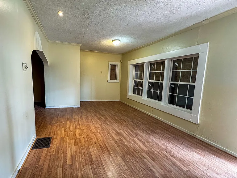 1812 Princeton Ave SW — Photo 2