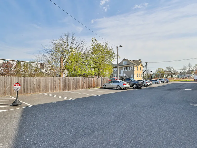 114 Front St #103 — Photo 10