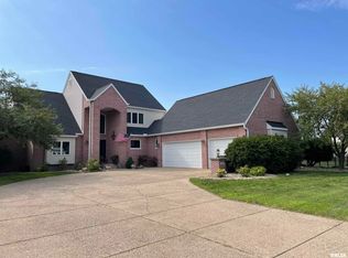 2017 N Alameda Ct, Pekin, IL 61554