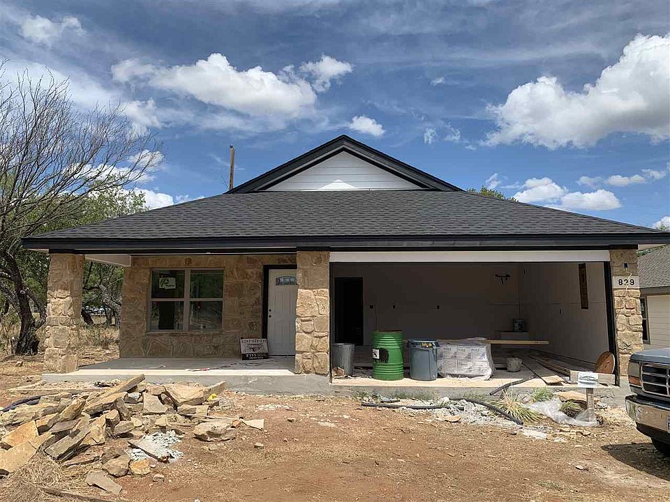 1st image of 829 Cypress Ln