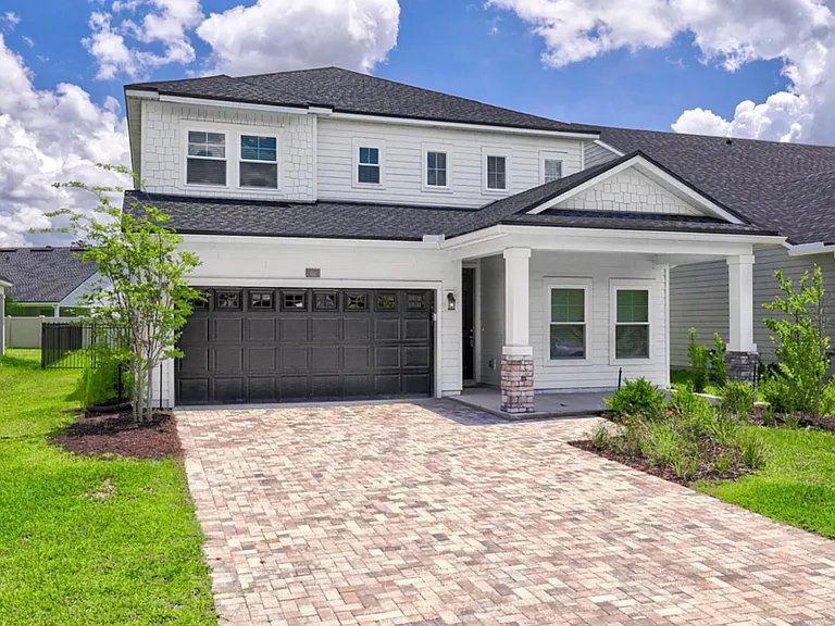 88 Crew Ct — Photo 1