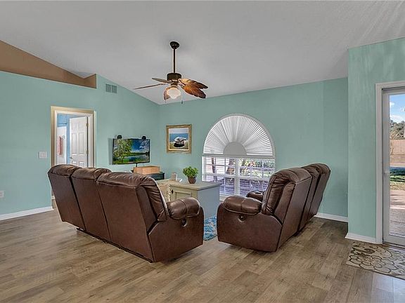 5th image of 8023 Glenridge Loop E