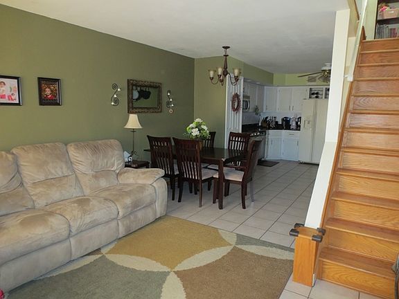 5th image of 37 Wildwood Ln