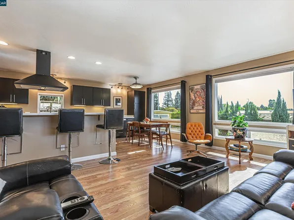19 Terrace Dr, Concord, CA 94518