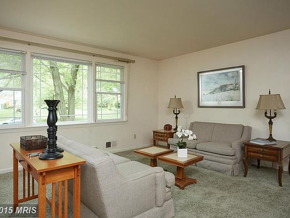 3rd image of 821 Aster Blvd