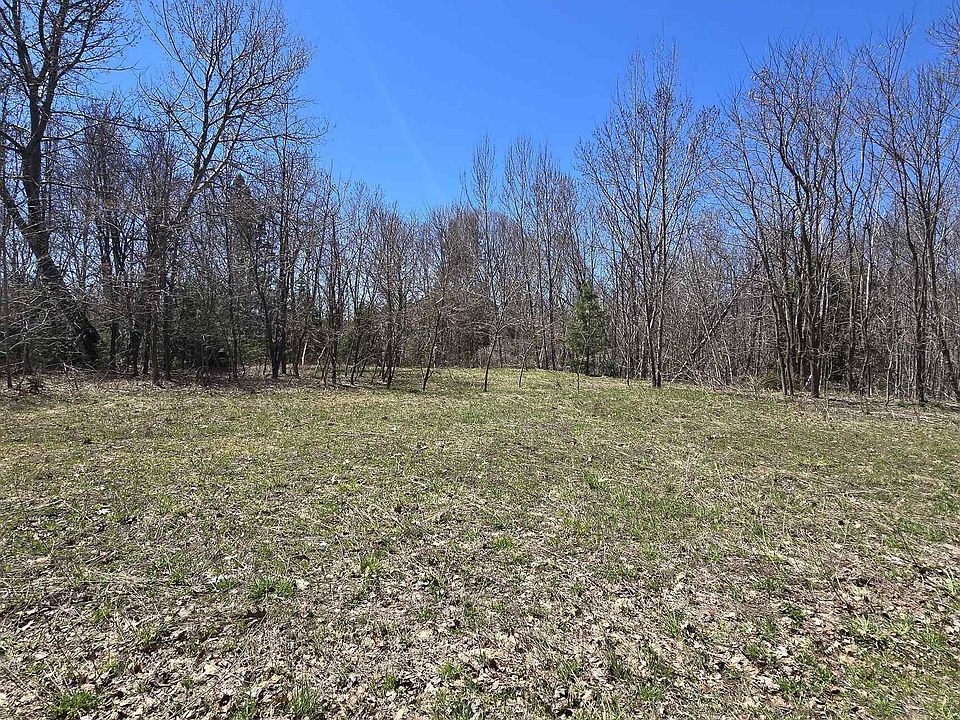 1st image of Crestwood Dr