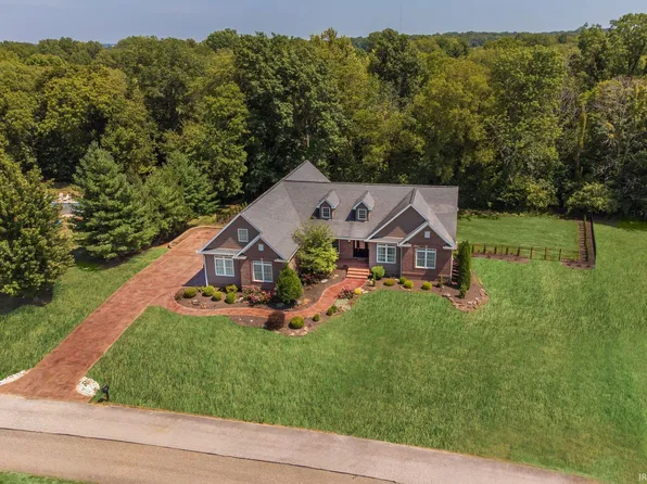 1066 N Aspen Dr, Vincennes, IN 47591