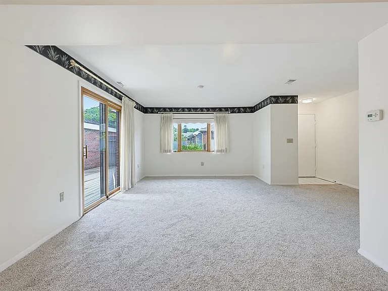 52 Rosewood Dr #52 — Photo 4