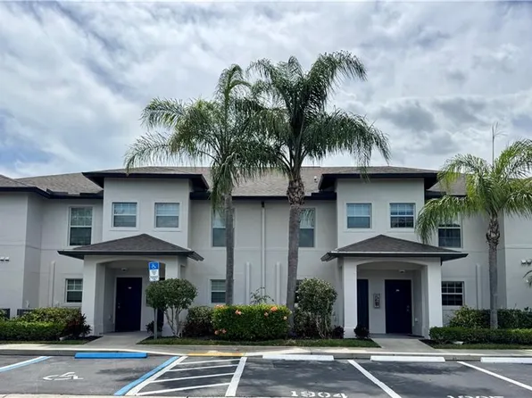 9077 Gervais Cir APT 904, Naples, FL 34120