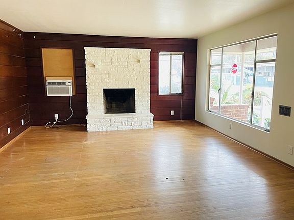 2nd image of 700 4th St