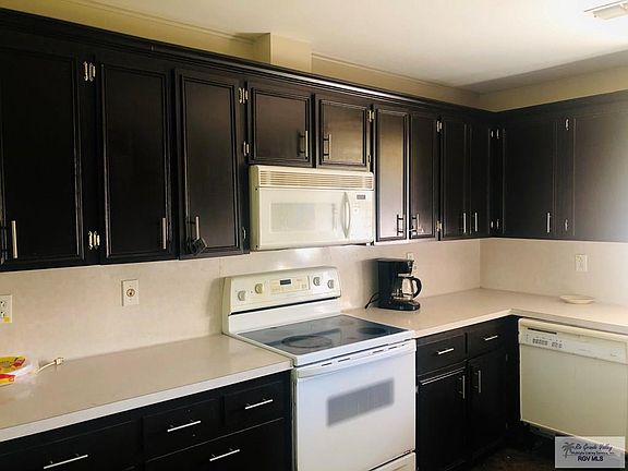 2nd image of 135 W Resaca Dr