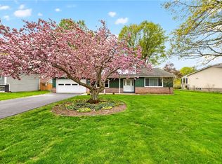 237 Pine Valley Dr, Rochester, NY 14626