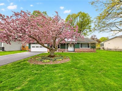 237 Pine Valley Dr, Rochester, NY, 14626