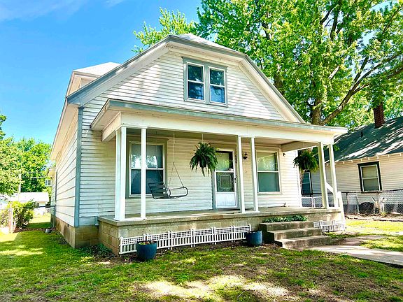 3rd image of 606 N B St