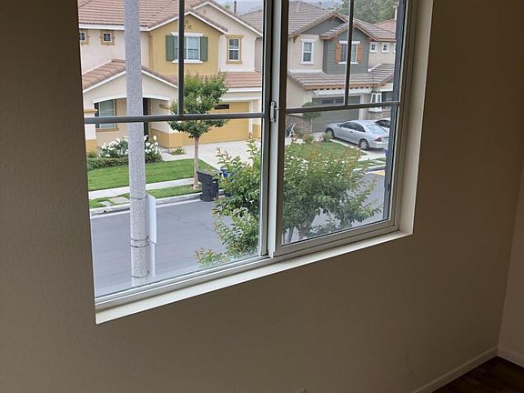 4th image of 1380 Estel Dr