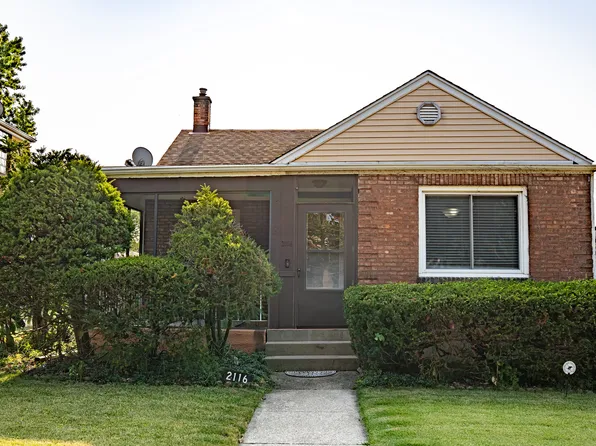 2116 S 20th Ave, Broadview, IL 60155