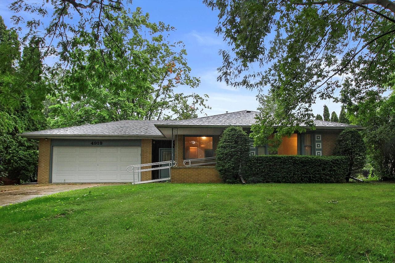 4918 West Calumet ROAD, Brown Deer, WI 53223 Zillow
