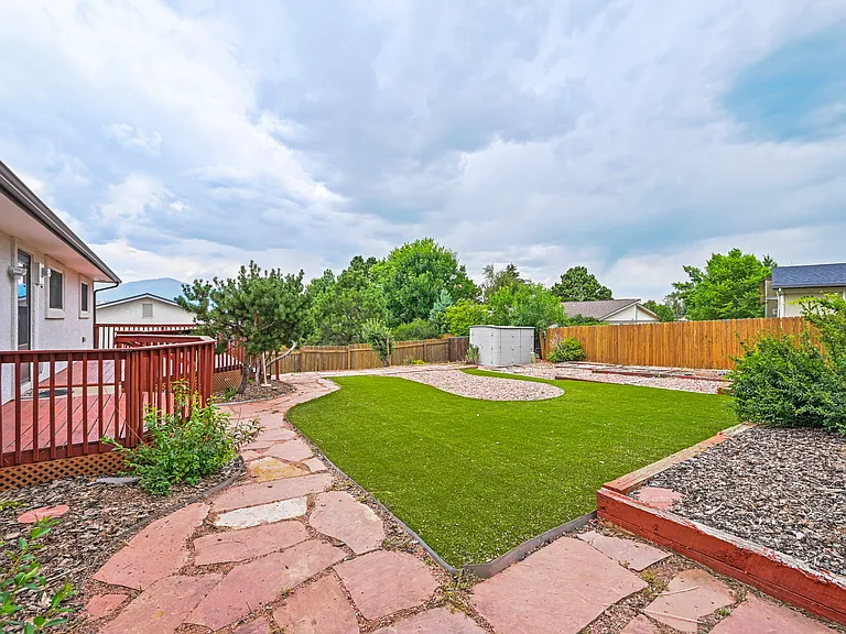 3018 Roche Dr N — Photo 31