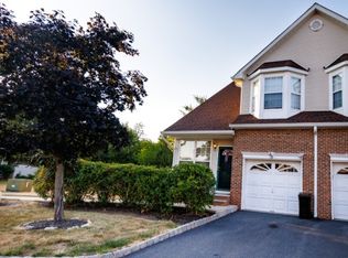 46 Gallop Ln, Somerset, NJ
