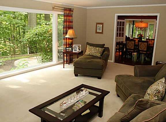 5th image of 14 Burr Oak Dr