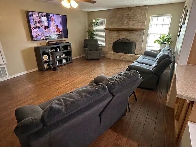 2505 Morning Star Ln — Photo 9
