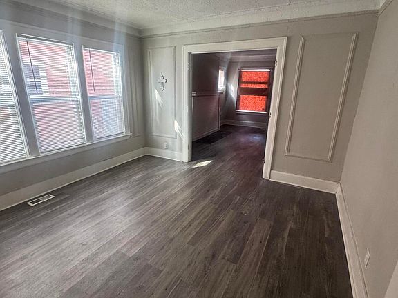 3rd image of 2927 Calvert St