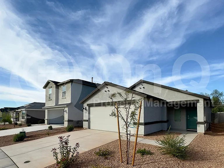 4069 E Market St — Photo 21