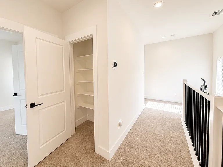 2218 Polk St — Photo 17