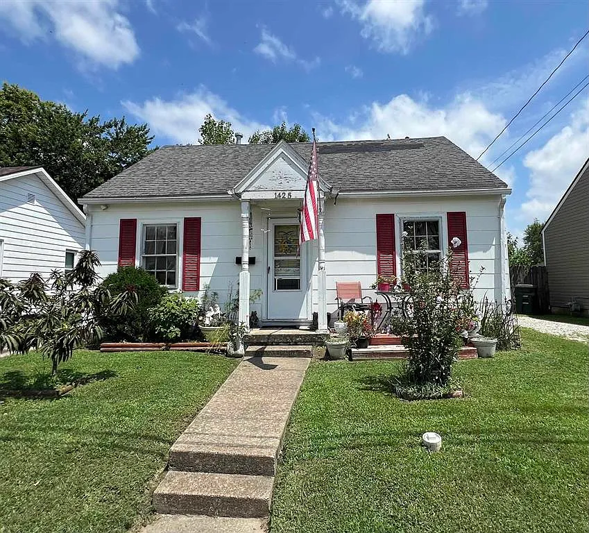 1425 Independence Ave photo 1