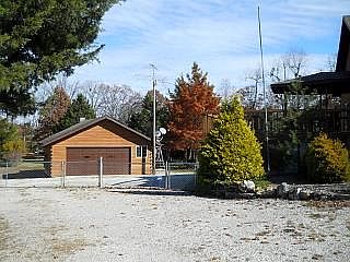 4th image of 1355 Cedar Ln