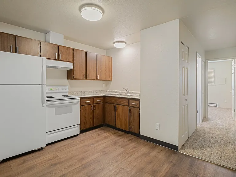 1x1 - Kitchen Area