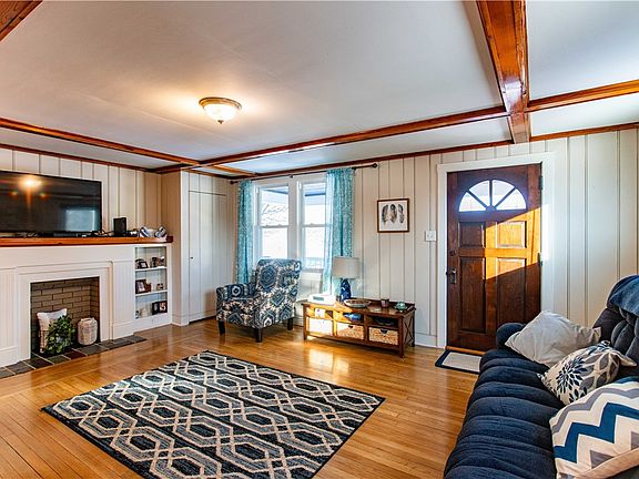 2nd image of 1146 Chestnut St