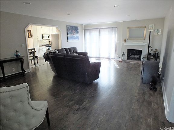 3rd image of 5352 Park Ave