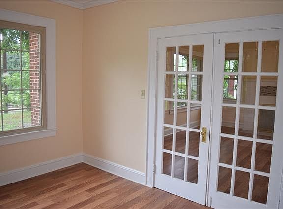 5th image of 1331 N Main Ave