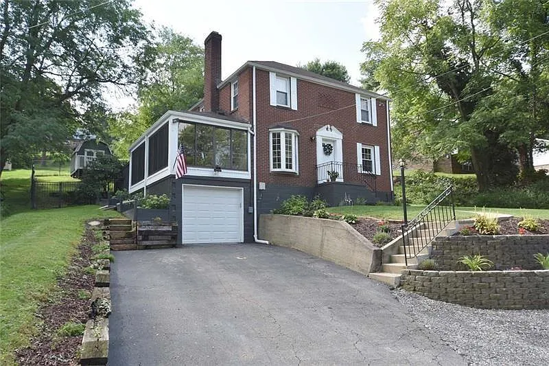 255 McMurray Rd photo 1