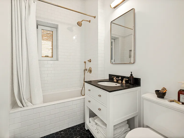 186 Clinton Ave #2A — Photo 6