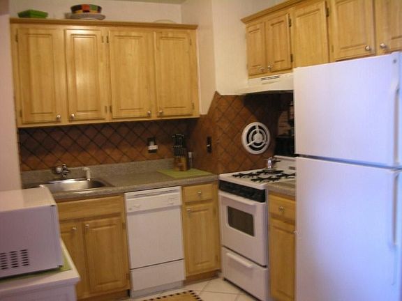 5th image of 370 W Broadway APT 4M