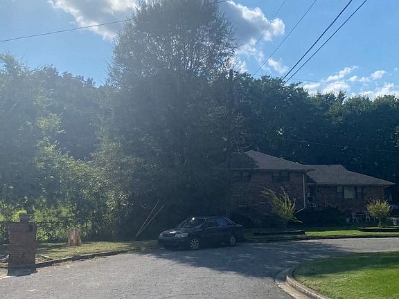 4th image of 129 Gurley Ln