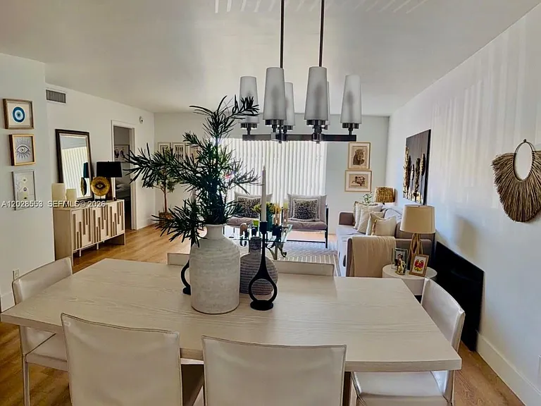410 SE 2nd St #202 — Photo 3