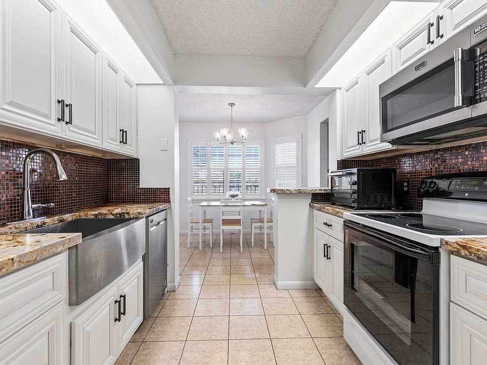 1st image of 1000 SW 125th Avenue #211