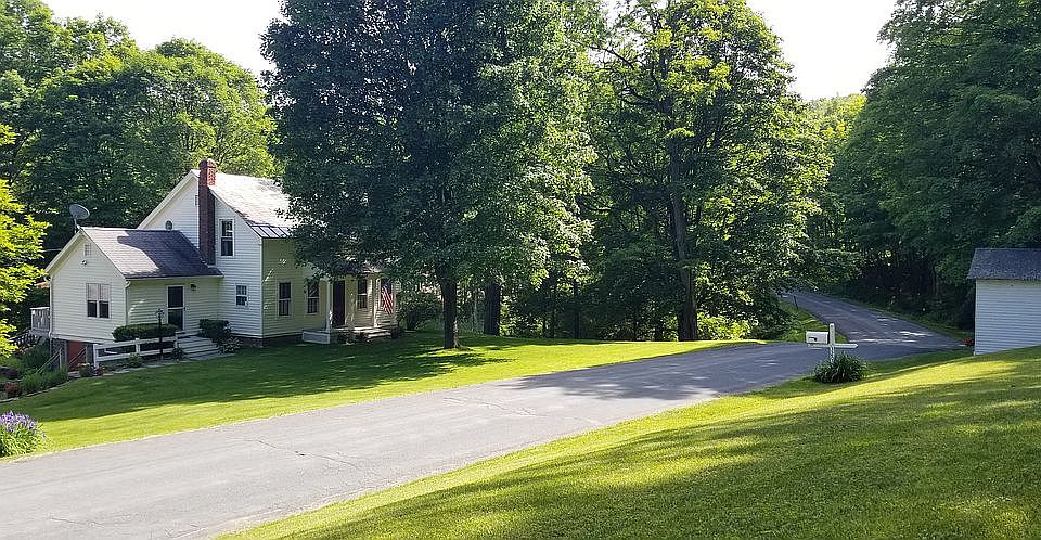 2nd image of 320 Smith Hill Rd