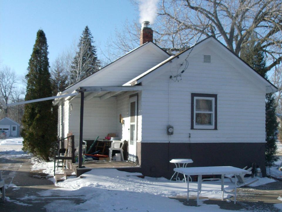 2nd image of 833 S Wells St