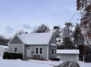 221 Beaupre St, Green Bay, WI 54301