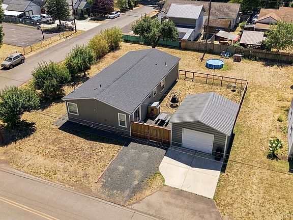 3rd image of 46852 Sunset Ave