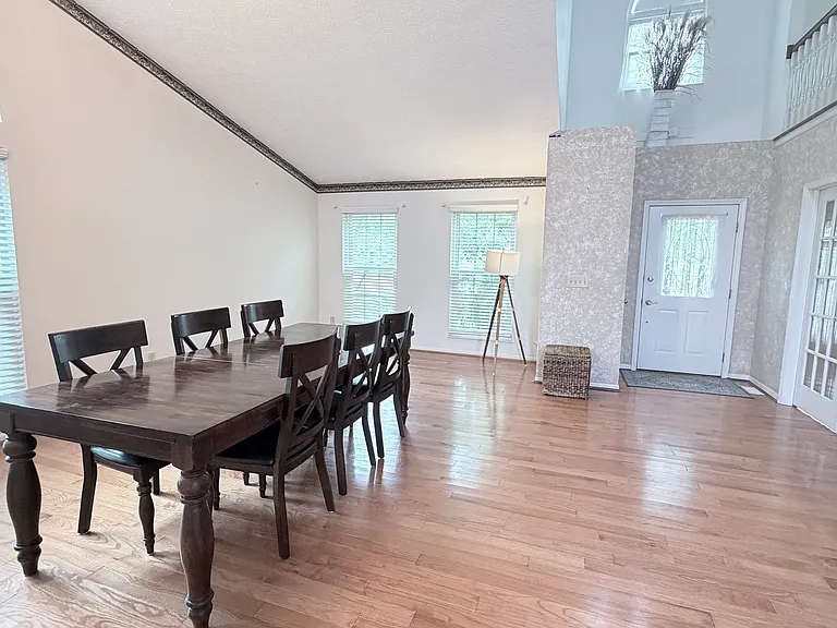 6112 Tarn Cir — Photo 12