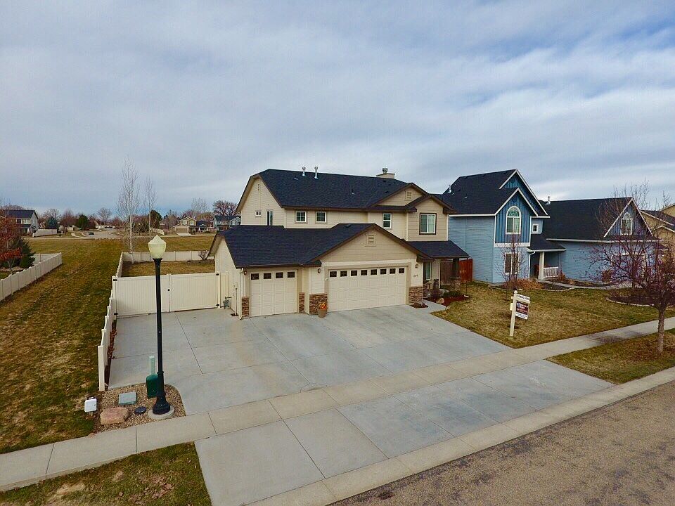 2nd image of 1149 N Starhaven Way