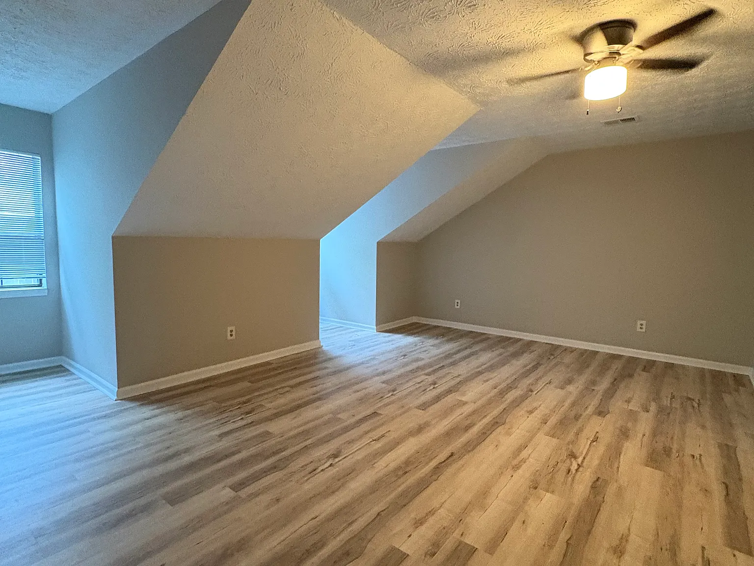 2 bed, 1320 sqft, $1,650 — Photo 4