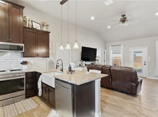 230 Navarro Xing #6-B, Seguin, TX 78155