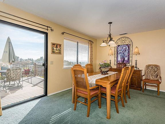 5th image of 1003 Vista Grande St
