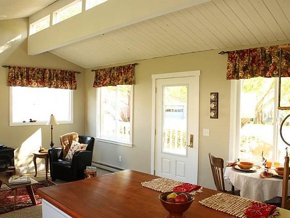 5th image of 2550 Honeysuckle Ln